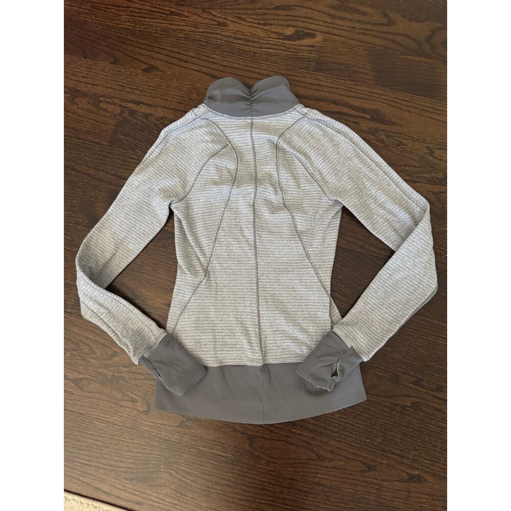 Lululemon Runderful 1/2 zip pullover - size 2 - Picture 2 of 6